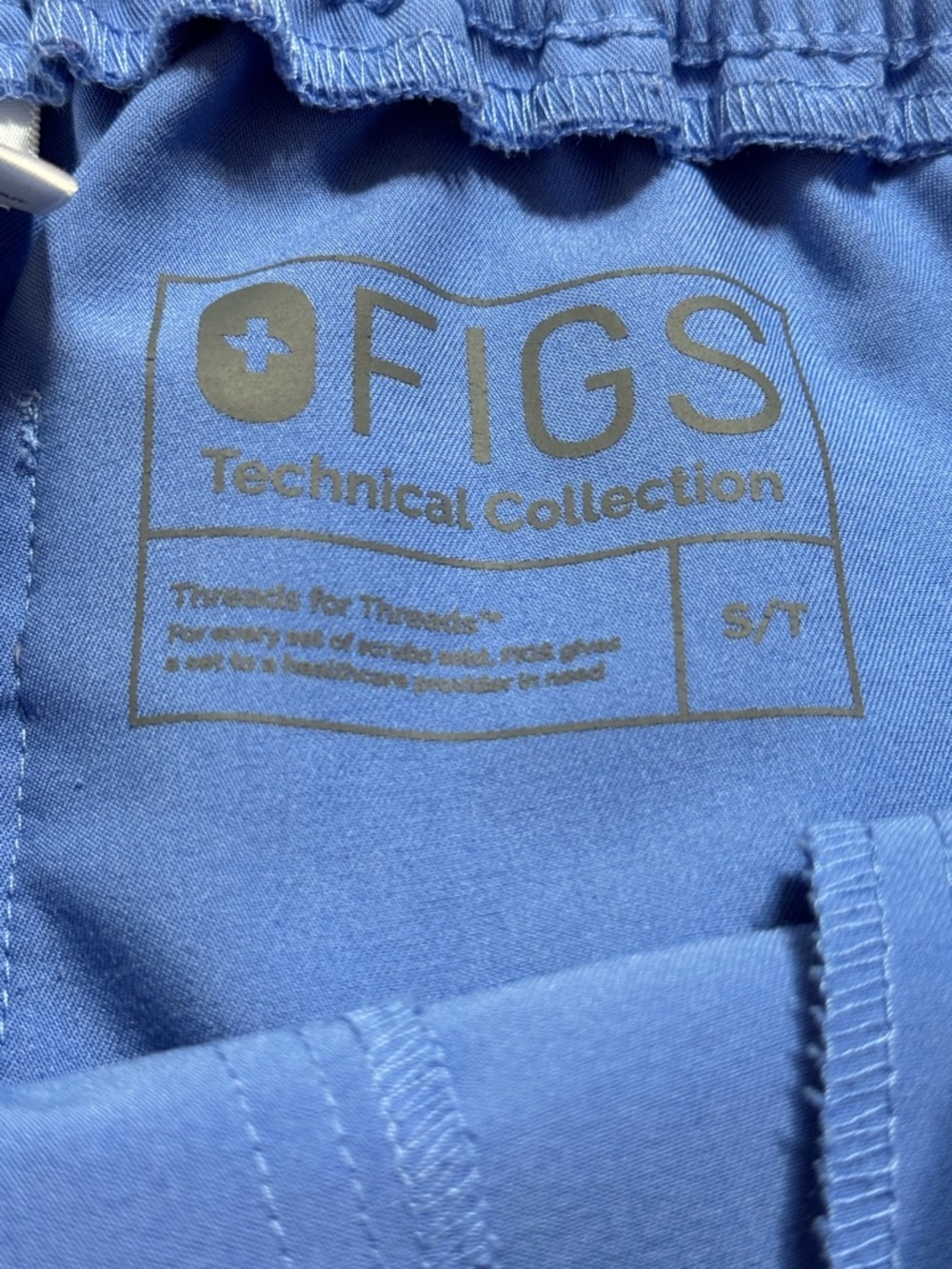 NWOT Women’s Figs Yola Skinny Scrub Set, Ceil Blue, Small & Small Tall - Picture 6 of 7
